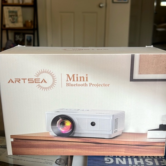 Brand new Artsea Mini Bluetooth Projector - Picture 1 of 2
